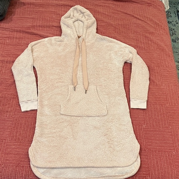 Women’s size small light pink / beige Denver Hayes Plush Hooded Sweatshirt Dress - Picture 1 of 16